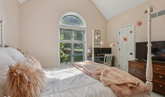 11120 Saint Charles Pl, Carmel, IN 46033