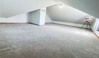 869 MOSS CANYON Dr, Amherst, OH 44001