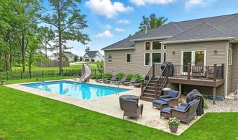 6212 Deer Hollow Rd, Auburn, IN 46706