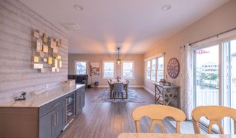 240 Fernwood Dr, Bayville, NJ 08721