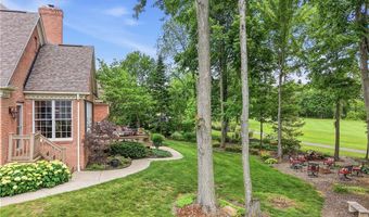 312 Aberdeen Ln, Aurora, OH 44202