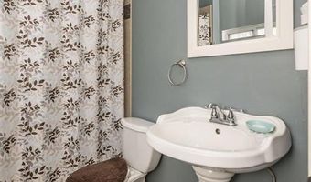 401 Mildred St, Alton, IL 62002