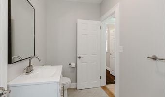 41 Wellesley Ave, North Providence, RI 02911