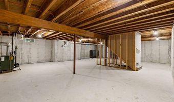 25 Lake Grove Ln, Auburn, ME 04210