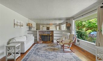 5669 Kitsap Way, Bremerton, WA 98312