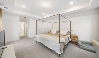 5 Melinda Ct, Bayville, NJ 08721