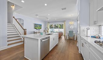 398 SHERRY Dr, Atlantic Beach, FL 32233