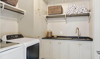 37 Holly Ln, Alexander City, AL 35010