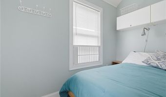 64 Burnside Ave, Narragansett, RI 02882