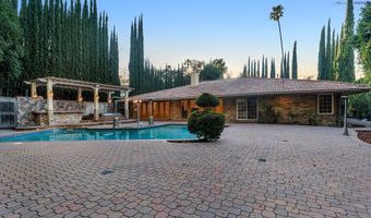4446 Hayvenhurst Ave, Encino, CA 91436