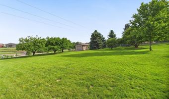 513 N Crestview Cir, Brandon, SD 57005