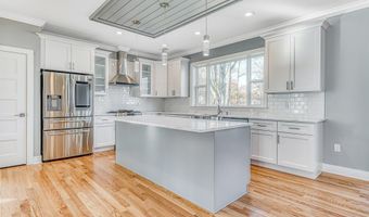 472 Muller Ave, Bayville, NJ 08721