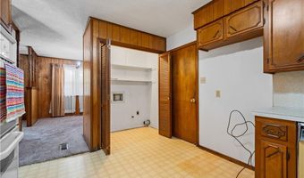 605 7th St, Barling, AR 72923