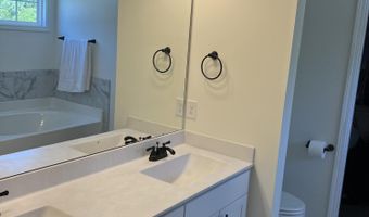 1615 Redbud Ct, Aberdeen, NC 28315