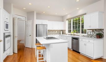 500 NW PACIFIC GROVE Dr, Beaverton, OR 97006