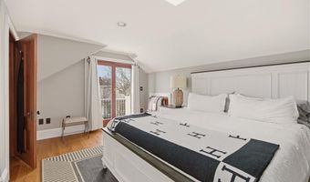23 Clinton St, Newport, RI 02840