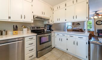 2001 Meadowlark Ln, Albertville, AL 35951