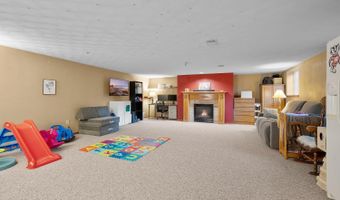 1800 S DERKS Dr, Appleton, WI 54915