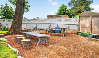 166 Pleasant Ave, Bergenfield, NJ 07621