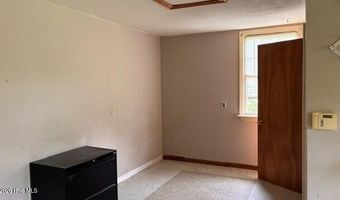 17 Moore St, Andrews, NC 28901