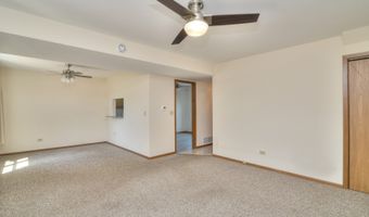 9925 Amanda Ln, Algonquin, IL 60102