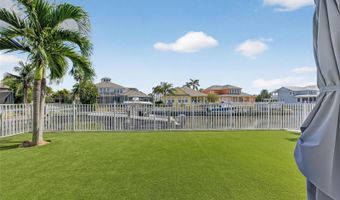 526 ISLEBAY Dr, Apollo Beach, FL 33572