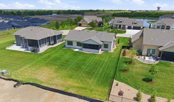 5926 E Forbes Ct, Bel Aire, KS 67220