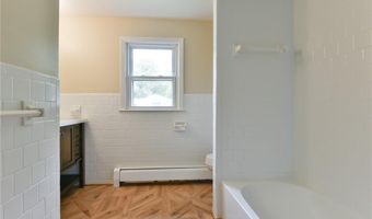 44 Cindy Ln, Warwick, RI 02886