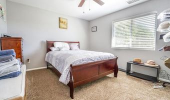 17993 Mondamon Rd, Apple Valley, CA 92307
