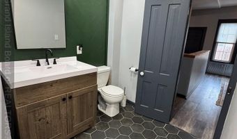 807 6th St, Aurora, NE 68818