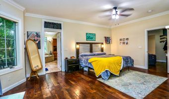 1977 Country Ln, Aberdeen, SD 57401