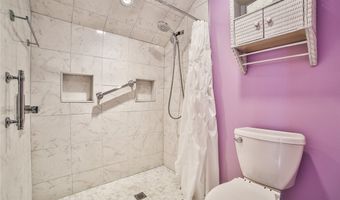 831 Robin Rd, Amherst, NY 14228