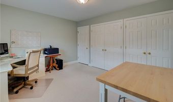 110 Lake View Rd, Cranston, RI 02920