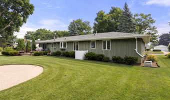 2601 S GREENVIEW St, Appleton, WI 54915