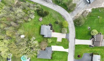 11686 Parkwood Dr, Alden, NY 14004