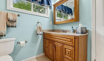 15 Kennedy Ct, Middletown, NJ 07748