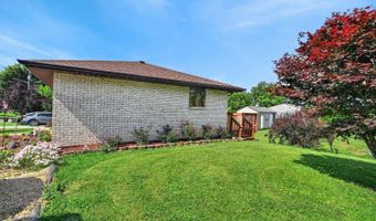 601 Pleasant View Dr, Aurora, IN 47001