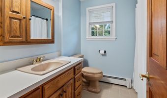 30 Marion Ave, Auburn, MA 01501