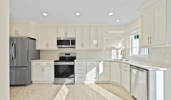 510 W Village Green Blvd, Adams Twp., PA 16046