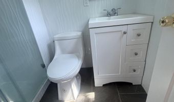 696 A Ave E 2, Bayonne, NJ 07002