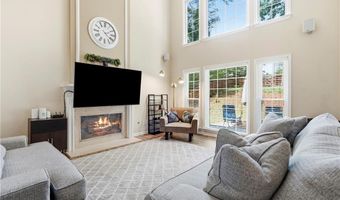374 Ivy Glen Cir, Avondale Estates, GA 30002