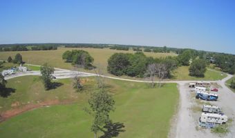 112 E Dade 22, Arcola, MO 65603