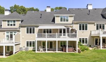 11 Crenshaw Ln 11, Andover, MA 01810