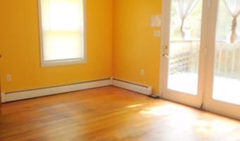 560 Broad St, Auburn, ME 04210