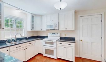 8 Clough St, Bow, NH 03304