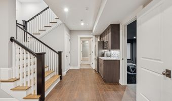 5120 WESSLING Ln, Bethesda, MD 20814