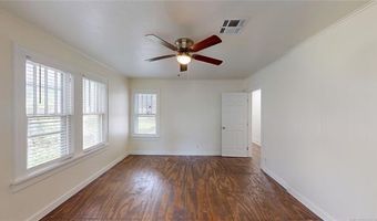 805 E 17th St, Ada, OK 74820