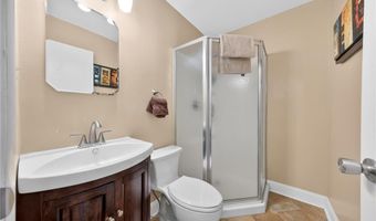 677 Turfwood Dr, Ballwin, MO 63021