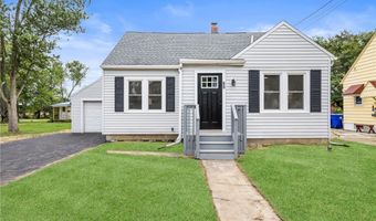 89 Center St, Evans, NY 14006