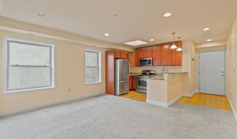 922 MADISON St NW 304, Washington, DC 20011